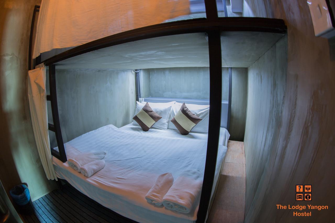 The Lodge Yangon Hostel Bagian luar foto