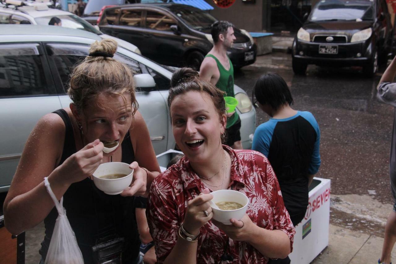 The Lodge Yangon Hostel Bagian luar foto