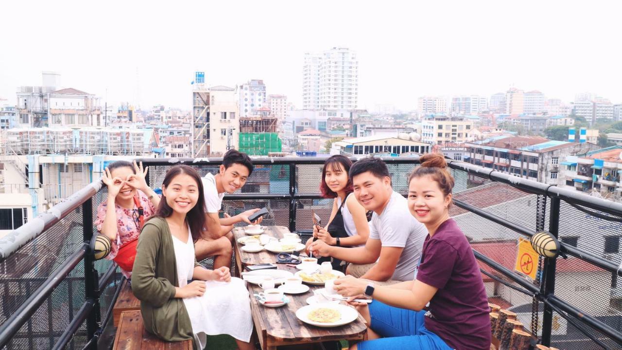 The Lodge Yangon Hostel Bagian luar foto
