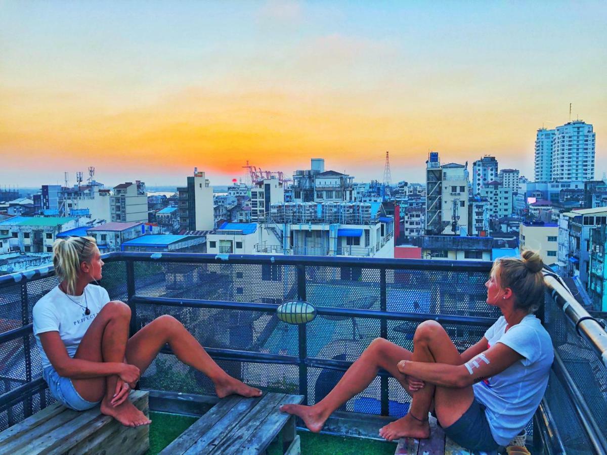 The Lodge Yangon Hostel Bagian luar foto