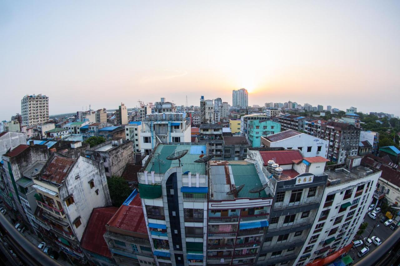 The Lodge Yangon Hostel Bagian luar foto